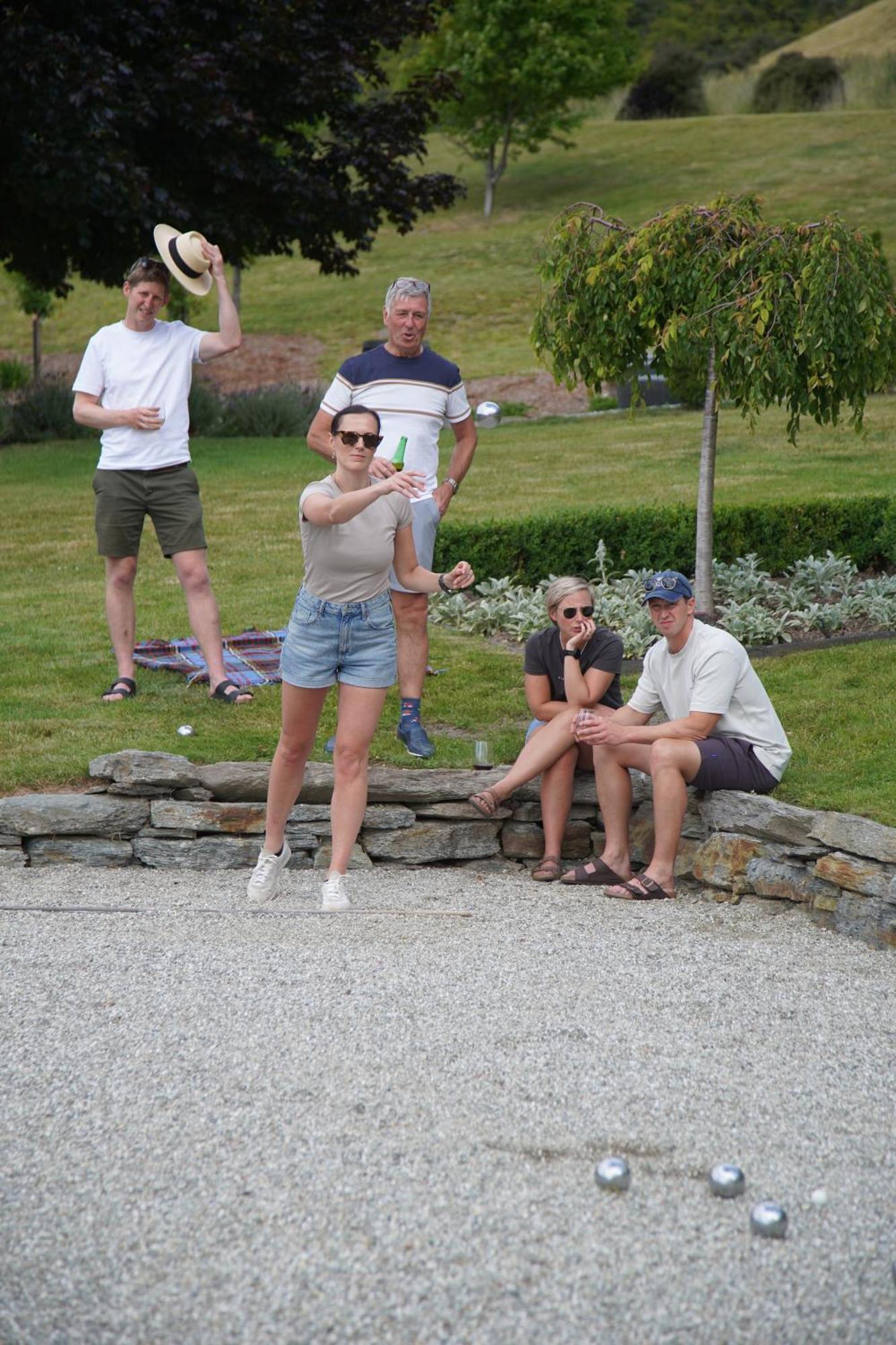 Mt Rosa Lodge Boutique Vineyard Accommodation Wanaka Exterior photo